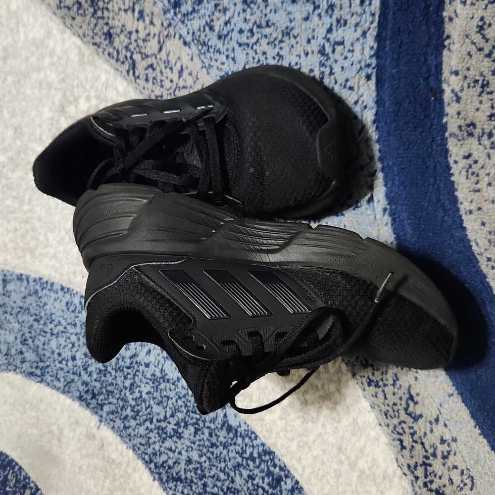 Adidas - Picture 3 of 9